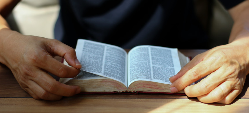 como leer la biblia correctamente